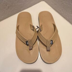 Vineyard Vines Men’s Brown Thong Sandals Size 12 Vineyard Vines Mens Flip Flop Fish Bones Brown Thong Sandals  main image 3